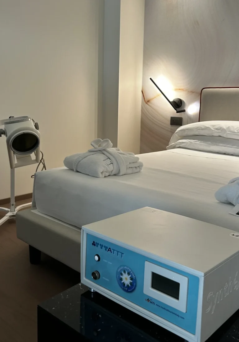 Arrangement of Light therapy and testing in the hotel room before the patients arrive
