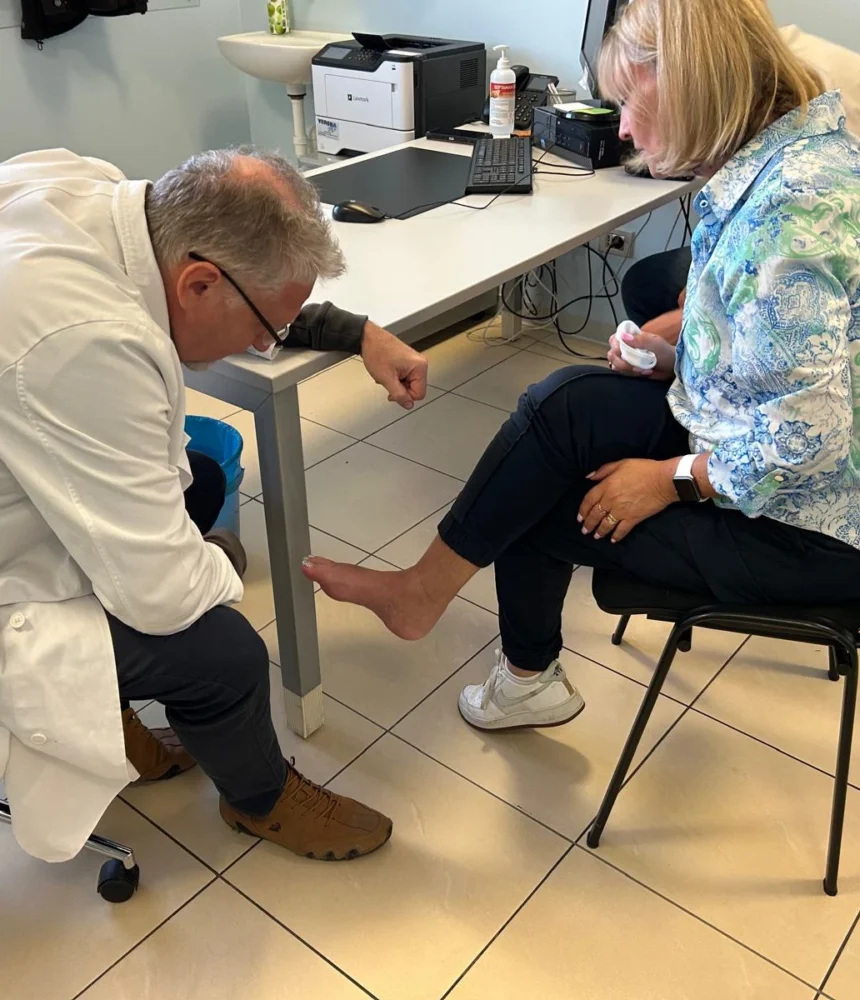 CRPS Patient during a Doctor's Appointment in Italy for fast recovery